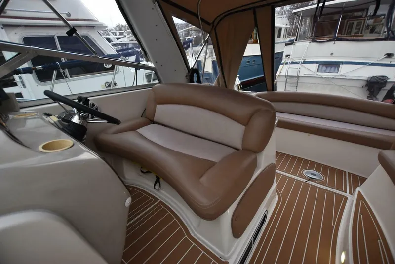 Slide: The Image of Rinker 342 Fiesta Vee 2000 - 5