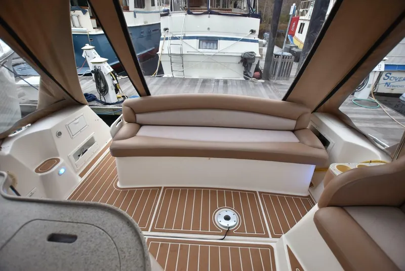 Slide: The Image of Rinker 342 Fiesta Vee 2000 - 7