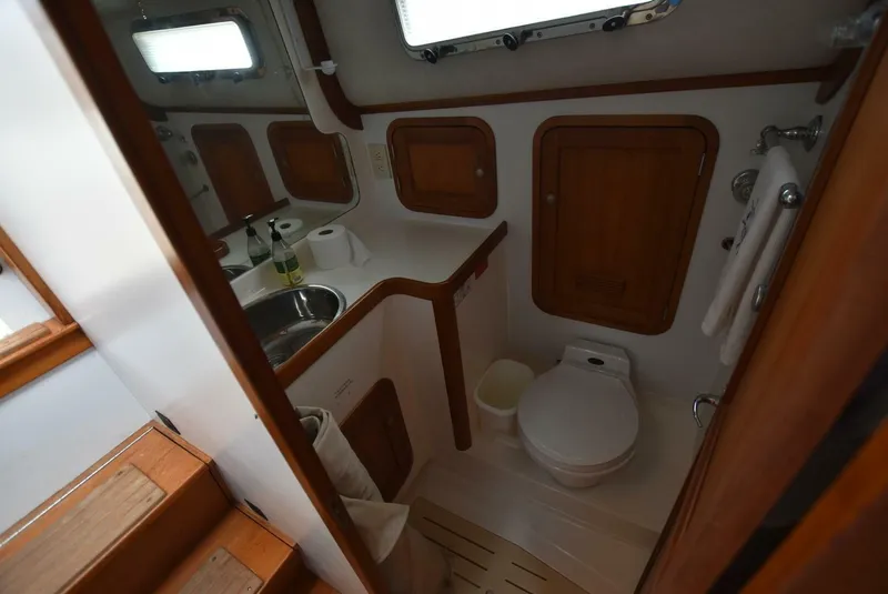 Slide: The Image of Legacy 34 Express 1999 - 16