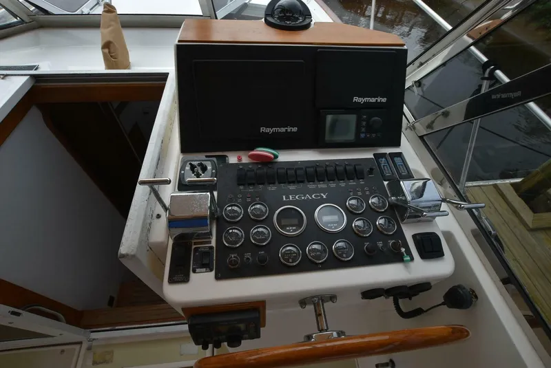 Slide: The Image of Legacy 34 Express 1999 - 7
