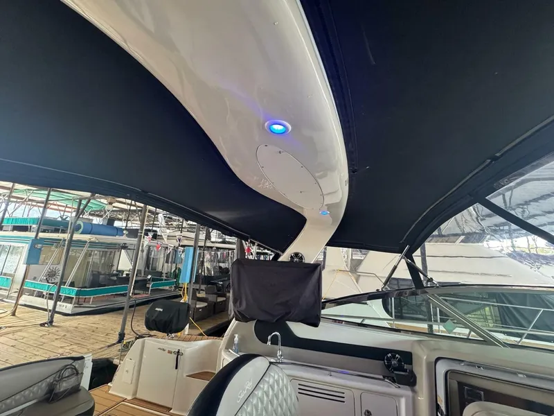 Slide: The Image of Sea Ray 380 Sundancer 2002 - 29