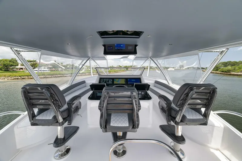 Slide: The Image of Viking Convertible 2024 - 10