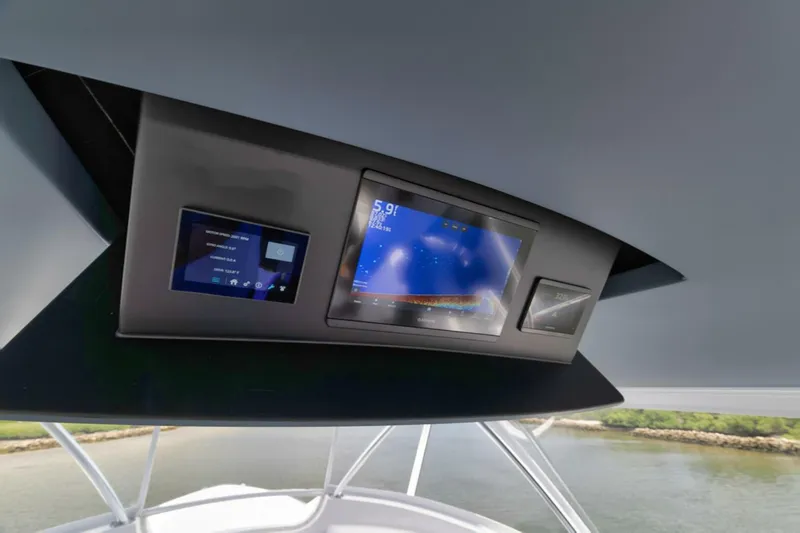 Slide: The Image of Viking Convertible 2024 - 16