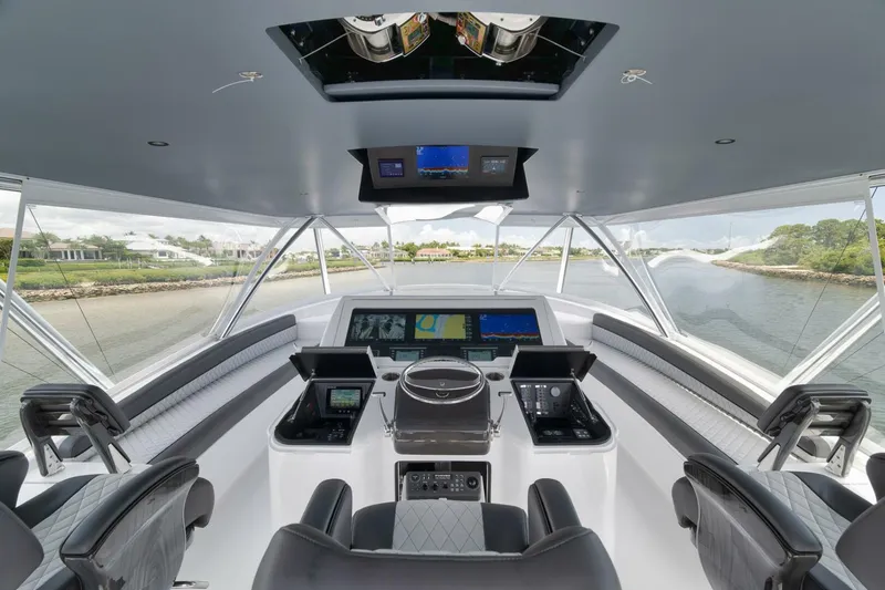 Slide: The Image of Viking Convertible 2024 - 8