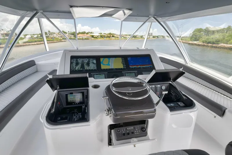 Slide: The Image of Viking Convertible 2024 - 9