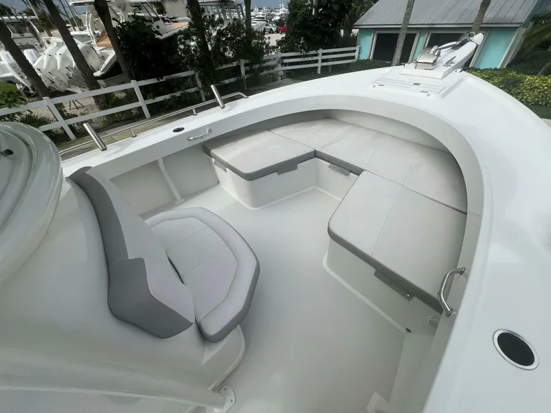 Slide: The Image of Parker Marine 25 Center Console 2022 - 11