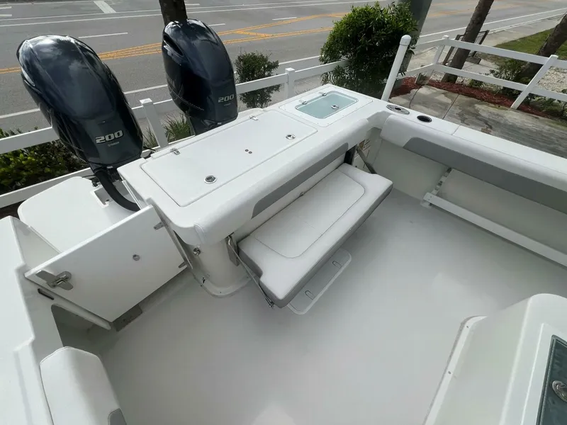 Slide: The Image of Parker Marine 25 Center Console 2022 - 15