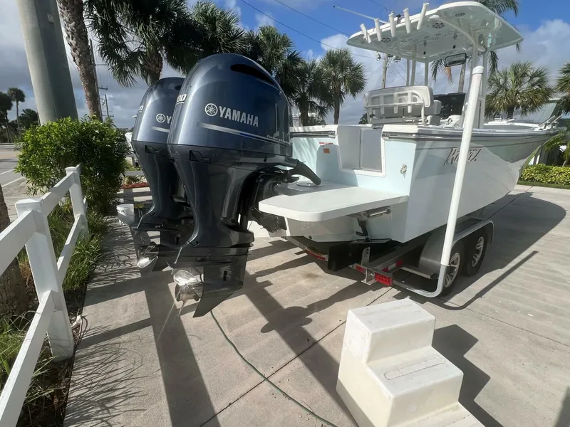 Slide: The Image of Parker Marine 25 Center Console 2022 - 2