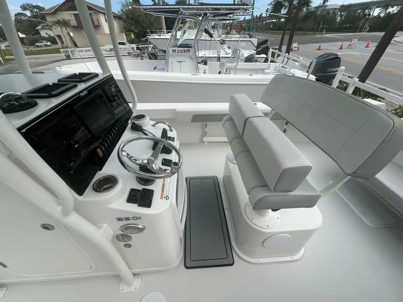 Slide: The Image of Parker Marine 25 Center Console 2022 - 7
