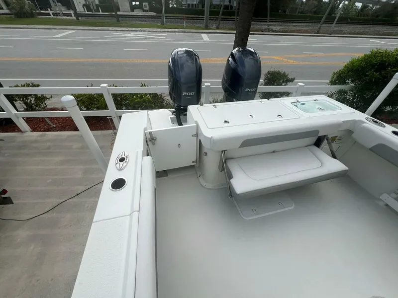 Slide: The Image of Parker Marine 25 Center Console 2022 - 9
