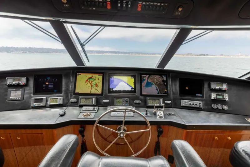 Slide: The Image of Viking 74 Enclosed Bridge 2006 - 45