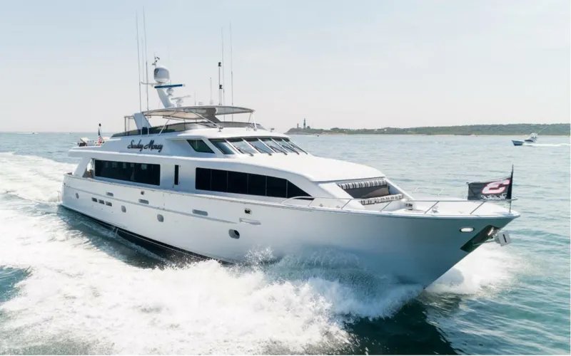 The Image of Hatteras 100 Motor Yacht 2001 - 0