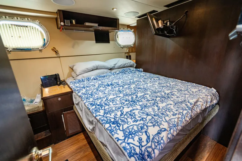 Slide: The Image of Hatteras 100 Motor Yacht 2001 - 104