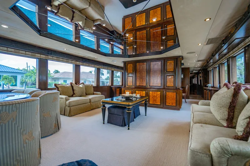 Slide: The Image of Hatteras 100 Motor Yacht 2001 - 13
