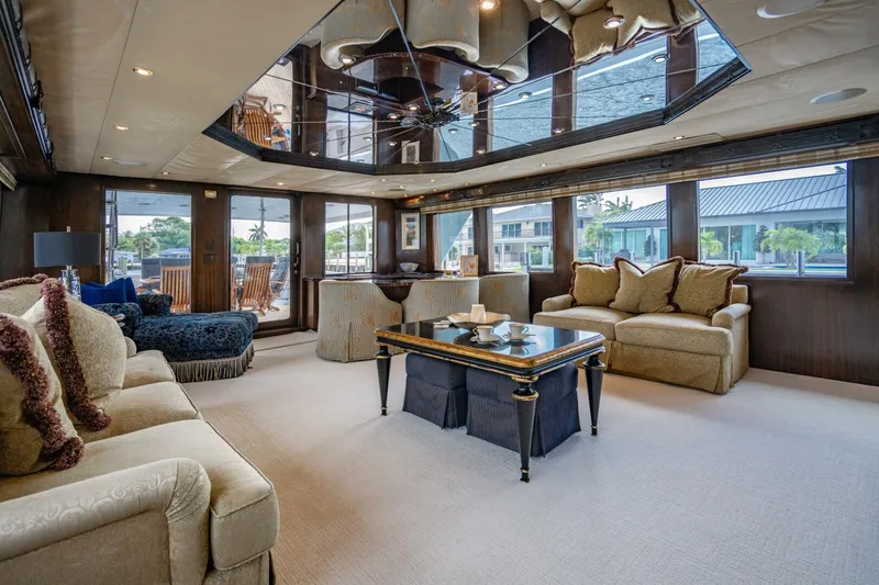 Slide: The Image of Hatteras 100 Motor Yacht 2001 - 16