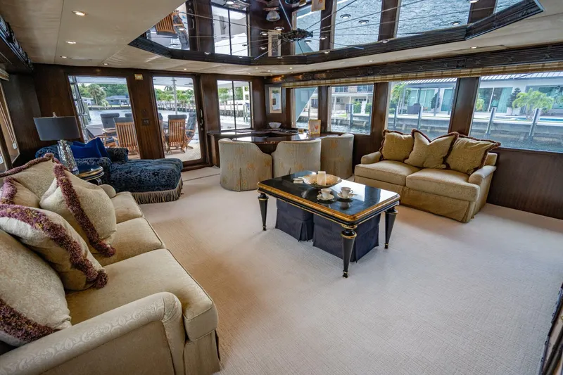 Slide: The Image of Hatteras 100 Motor Yacht 2001 - 17