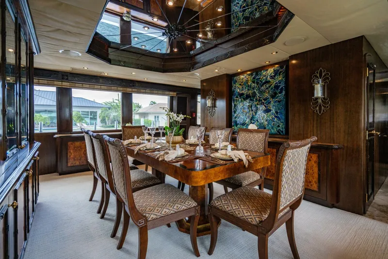 Slide: The Image of Hatteras 100 Motor Yacht 2001 - 19