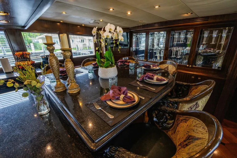 Slide: The Image of Hatteras 100 Motor Yacht 2001 - 27
