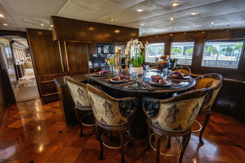 Slide: The Image of Hatteras 100 Motor Yacht 2001 - 28
