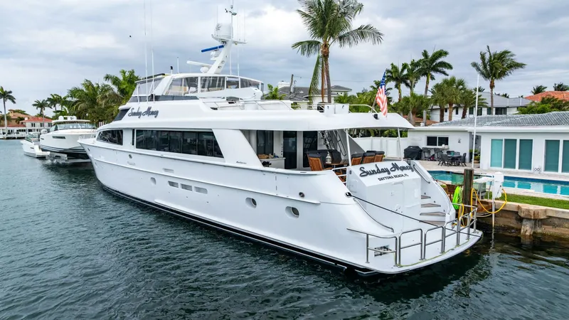 Slide: The Image of Hatteras 100 Motor Yacht 2001 - 3