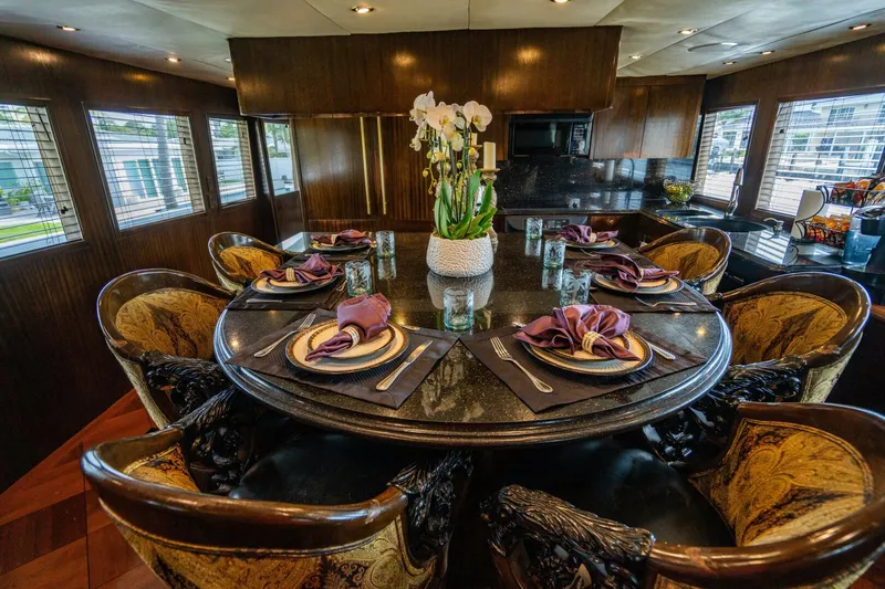 Slide: The Image of Hatteras 100 Motor Yacht 2001 - 30