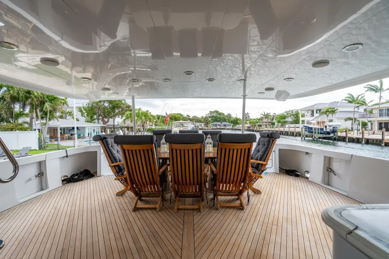 Slide: The Image of Hatteras 100 Motor Yacht 2001 - 5