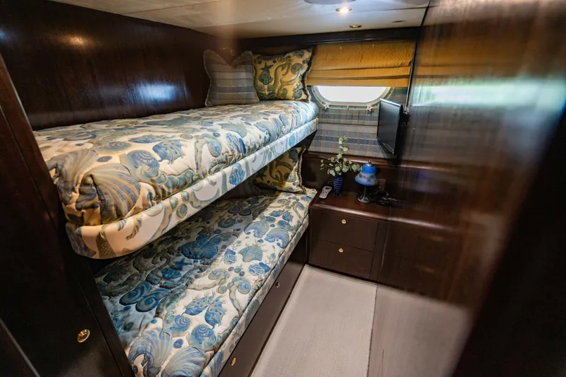 Slide: The Image of Hatteras 100 Motor Yacht 2001 - 55