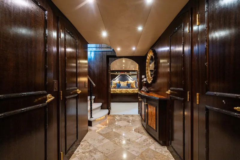 Slide: The Image of Hatteras 100 Motor Yacht 2001 - 67
