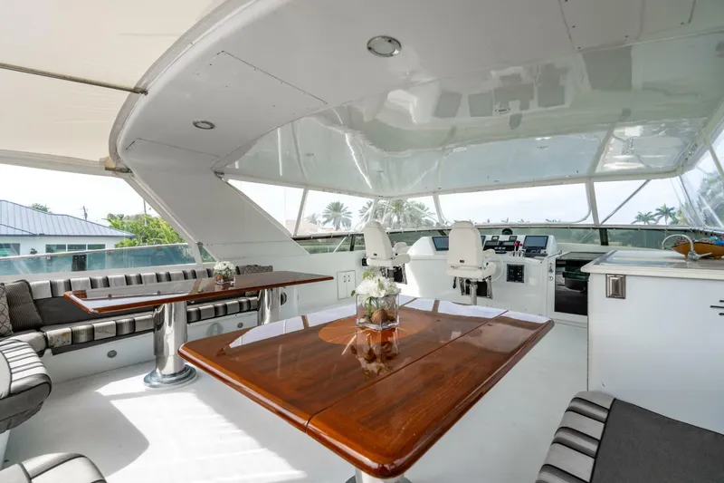 Slide: The Image of Hatteras 100 Motor Yacht 2001 - 69