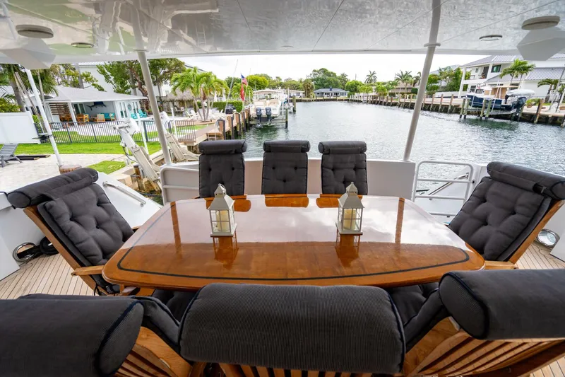 Slide: The Image of Hatteras 100 Motor Yacht 2001 - 7