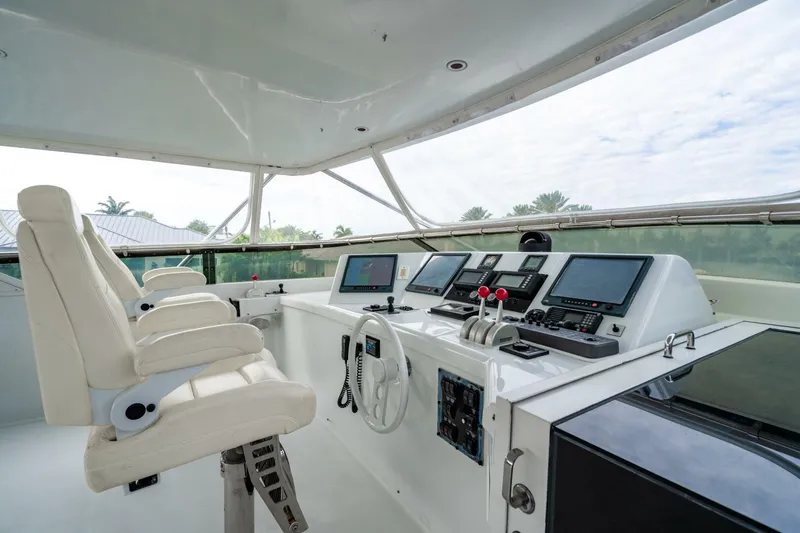 Slide: The Image of Hatteras 100 Motor Yacht 2001 - 74
