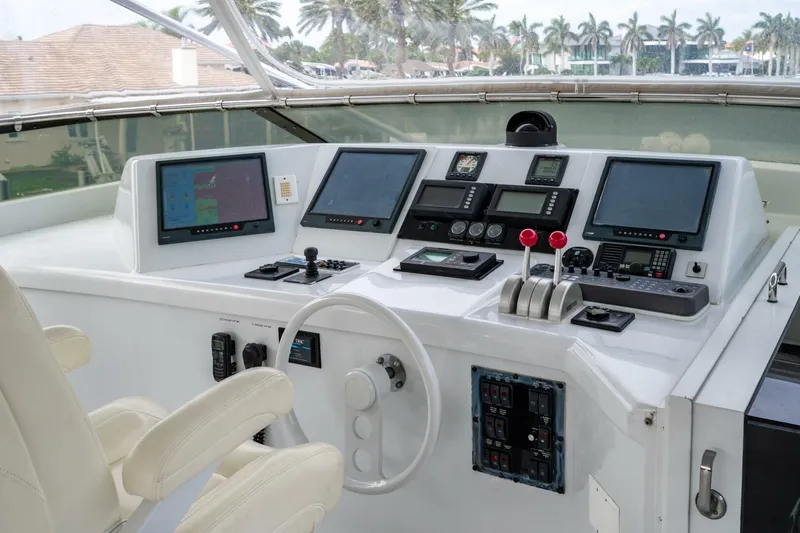 Slide: The Image of Hatteras 100 Motor Yacht 2001 - 75