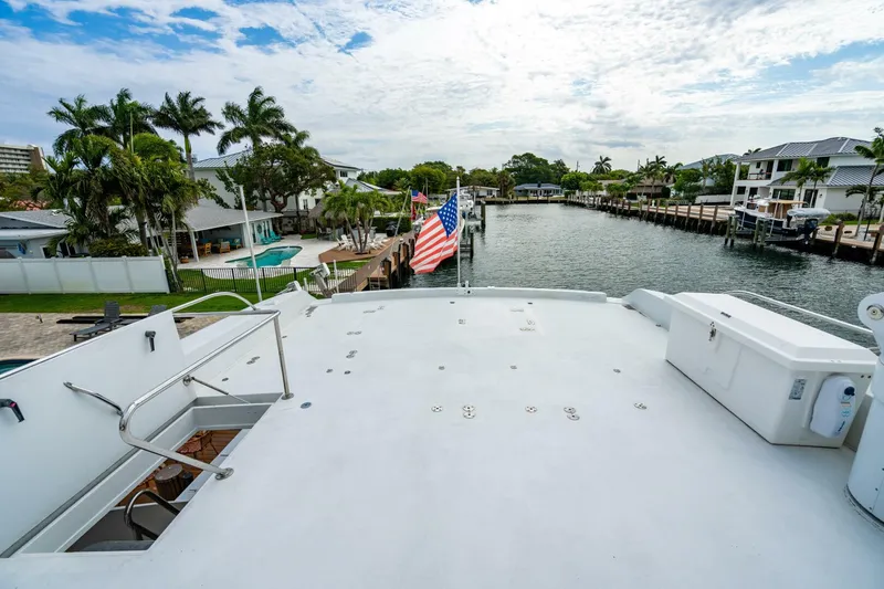 Slide: The Image of Hatteras 100 Motor Yacht 2001 - 85