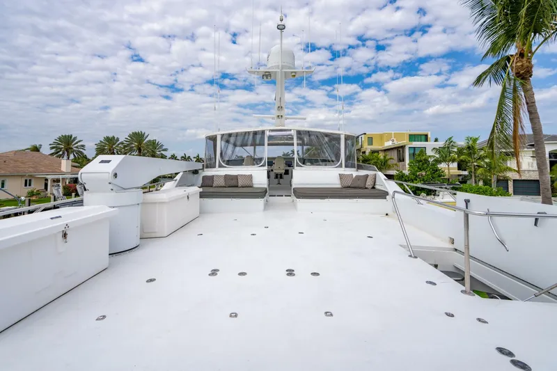 Slide: The Image of Hatteras 100 Motor Yacht 2001 - 86