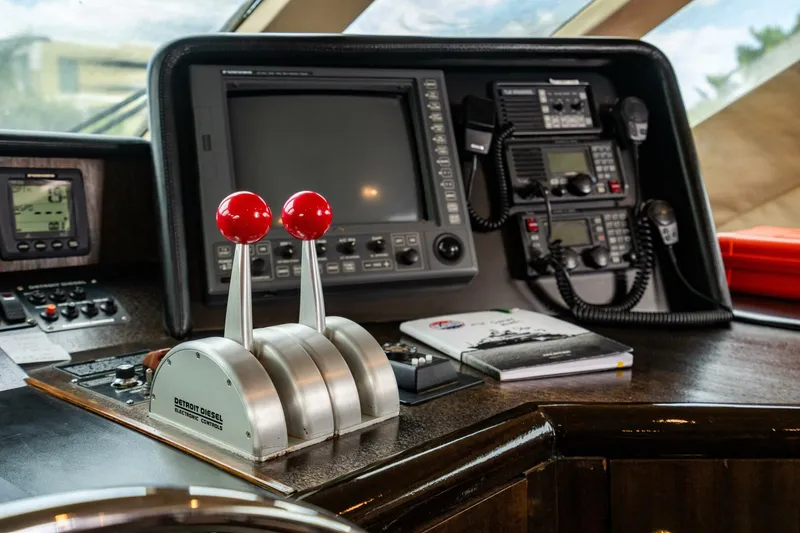 Slide: The Image of Hatteras 100 Motor Yacht 2001 - 97
