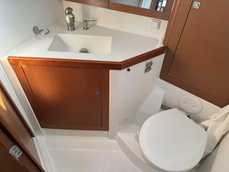 Slide: The Image of Beneteau Oceanis 45 2015 - 25