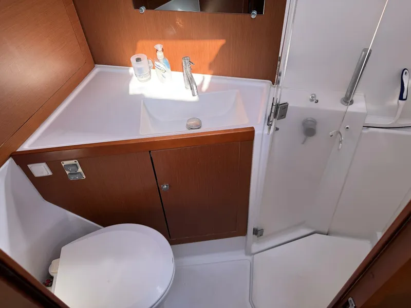 Slide: The Image of Beneteau Oceanis 45 2015 - 27