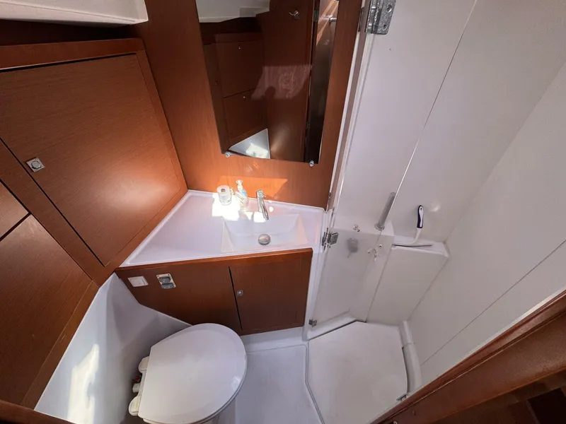 Slide: The Image of Beneteau Oceanis 45 2015 - 28