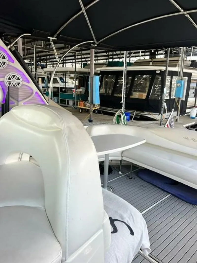 Slide: The Image of Sea Ray 380 Sundancer 2003 - 13