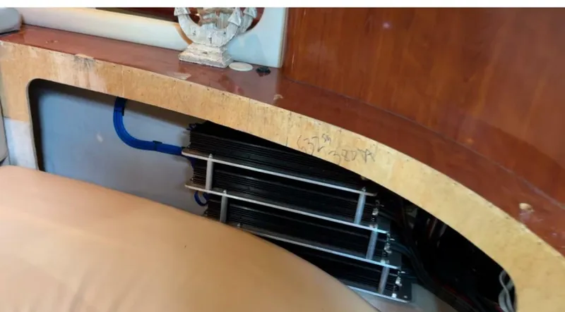 Slide: The Image of Sea Ray 380 Sundancer 2003 - 18