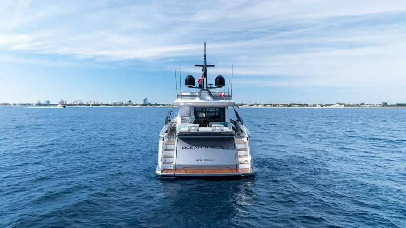 Slide: The Image of Azimut S8 2022 - 2