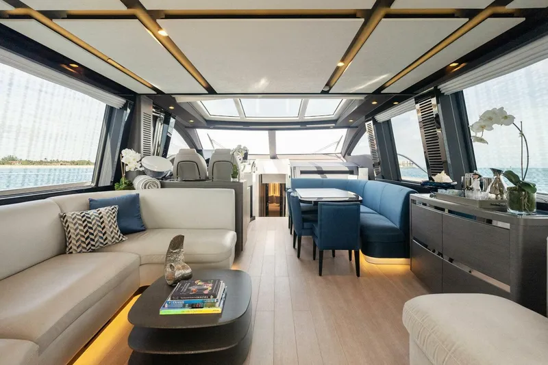Slide: The Image of Azimut S8 2022 - 20