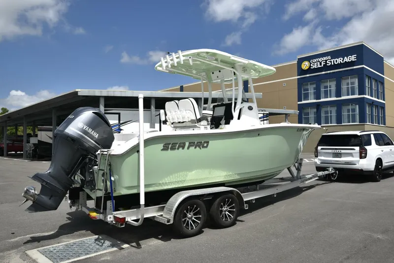 Slide: The Image of Sea Pro 239 Deep V DLX 2023 - 9