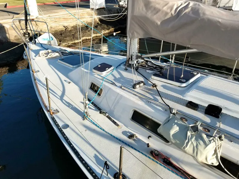 Slide: The Image of J Boats Masthead Sloop 1989 - 6