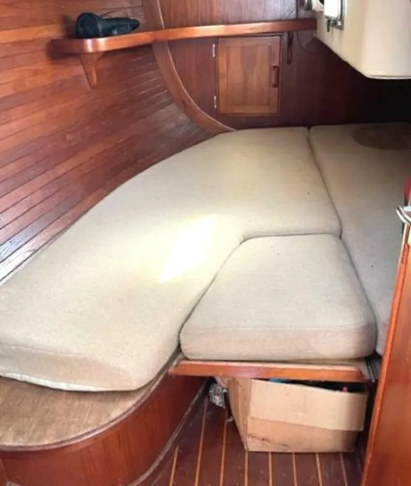 Slide: The Image of J Boats Masthead Sloop 1986 - 11