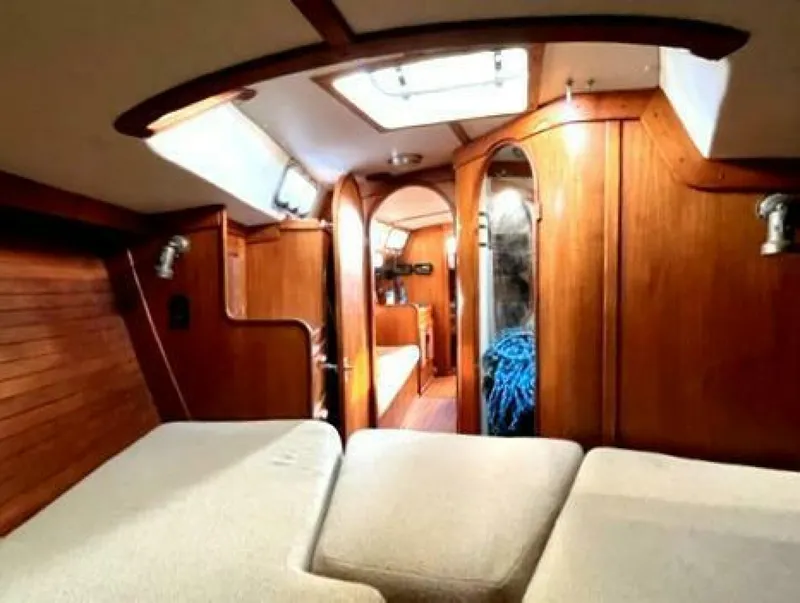 Slide: The Image of J Boats Masthead Sloop 1986 - 4