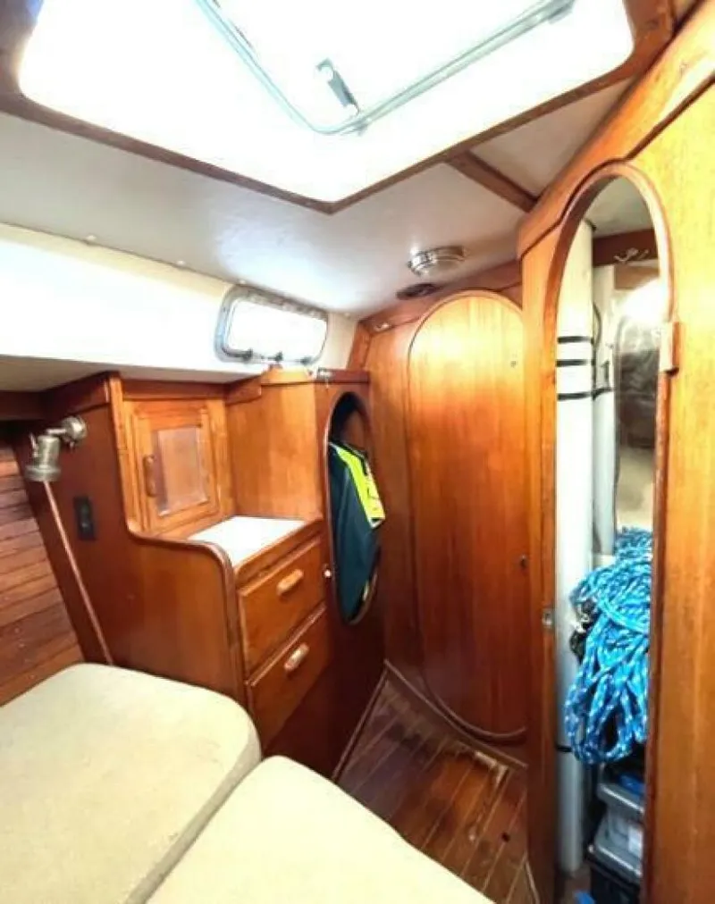 Slide: The Image of J Boats Masthead Sloop 1986 - 5