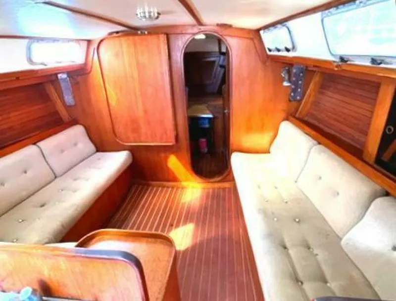 Slide: The Image of J Boats Masthead Sloop 1986 - 7