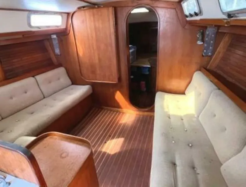 Slide: The Image of J Boats Masthead Sloop 1986 - 8