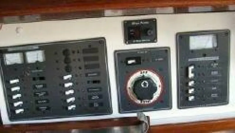 Slide: The Image of Newport C and C Sloop 1981 - 19